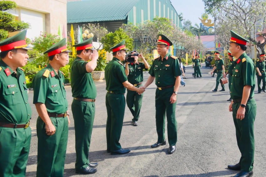 Thượng tướng Nguyễn Trường Thắng thăm Bộ CHQS tỉnh Đồng Nai.