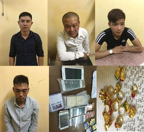 Bốn đối tượng lừa đảo đến từ Vĩnh Phúc đã thực hiện trót lọt hàng chục vụ bằng vàng giả và iPhone nhái. (Ảnh: Công an Thanh Hóa cung cấp)