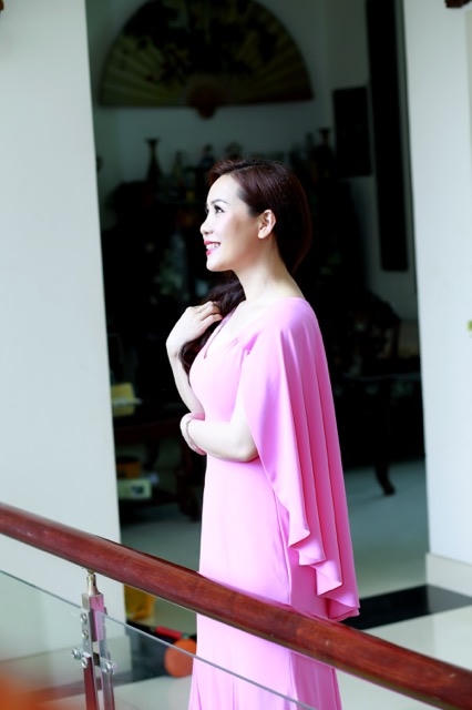 Nữ hoàng doanh nhân Kim Chi cũng khẳng định: Không cần phải ăn mặc quá hở hang mới trở nên sexy, quyến rũ mà bản thân biết lựa chọn những trang phục phù hợp, tôn lên vóc dáng, làn da cũng như cá tính của mình thì bản thân người đó trông cũng đã rất quyến rũ rồi.