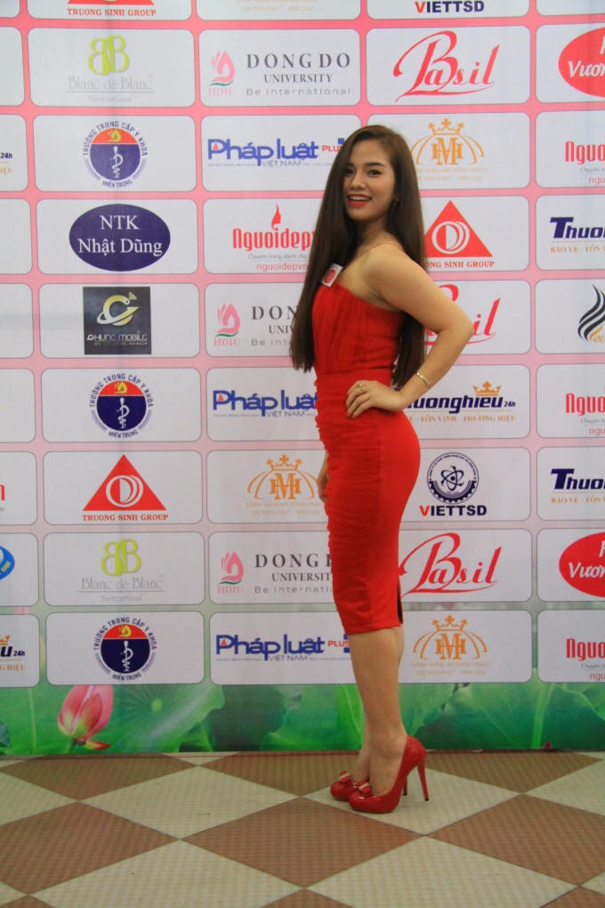 Top 15 Người đẹp Ảnh Việt Nam “đọ sắc” trong buổi gặp mặt đầu tiên tại Nghệ An