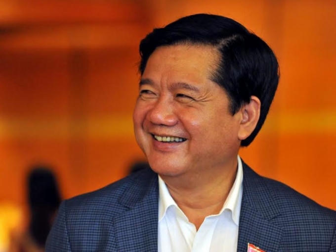 Ông Đinh La Thăng, Ủy viên Bộ Chính trị, Bí thư Thành uỷ TP.HCM đã chính thức thôi giữ chức Bộ trưởng Bộ GTVT sau gần 5 năm đảm nhiệm cương vị tư lệnh Ngành.