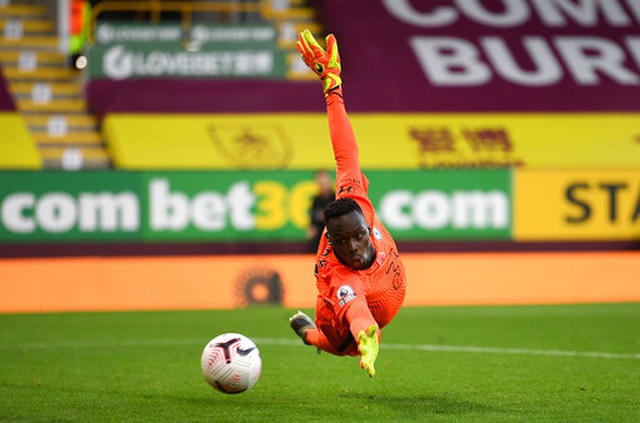 Edouard Mendy là thủ môn đầu tiên của Chelsea giữ sạch lưới trong cả 3 trận ra mắt ở Premier League kể từ sau Petr Cech vào năm 2004