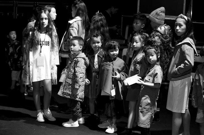 Xu&acirc;n Lan đưa 4 học tr&ograve; nh&iacute; đến Shanghai Fashion Week