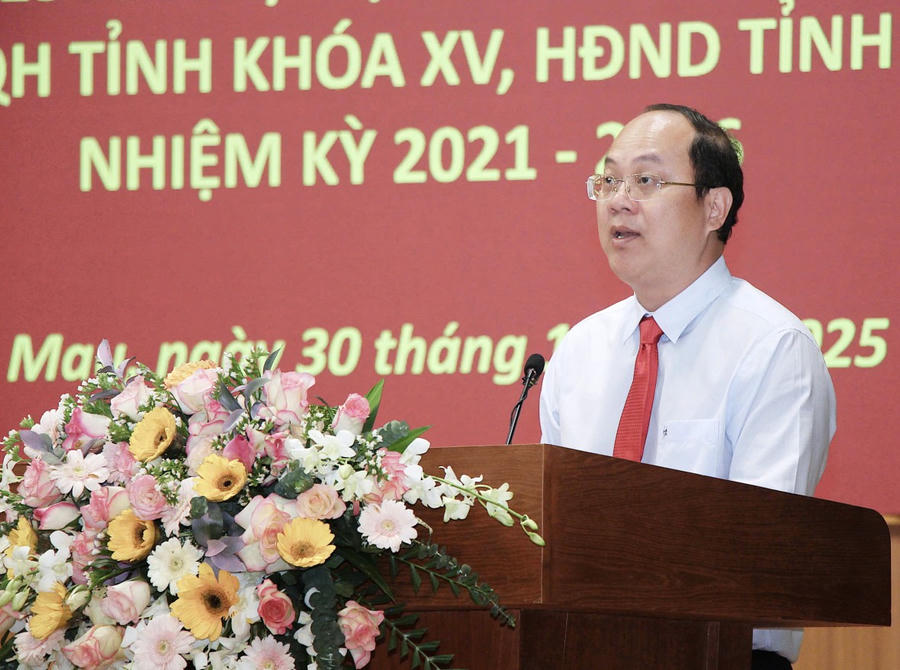 Ông Nguyễn Hồ Hải - Bí thư Tỉnh ủy Cà Mau, bày tỏ tin tưởng Đoàn ĐBQH và HĐND tỉnh sẽ tiếp tục phát huy bản lĩnh, trách nhiệm, gắn bó mật thiết với cử tri, đóng góp hiệu quả cho sự phát triển của tỉnh và đất nước trong kỷ nguyên mới.