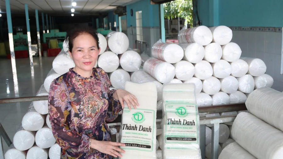 Bà Võ Thị Bích Hạnh - Giám đốc Công ty TNHH bánh tráng Thành Danh (khu vực Củ Chi, TP HCM).