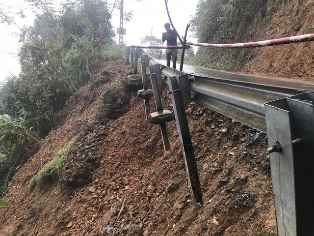 Lan can treo lơ lửng.