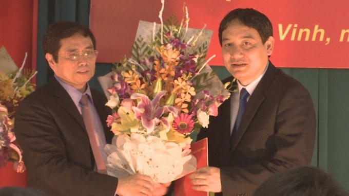 Công bố, trao Quyết định điều động ông Nguyễn Đắc Vinh làm Bí thư Tỉnh ủy Nghệ An.