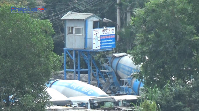 Trạm trộn này vẫn ngang nhiên hoạt động.