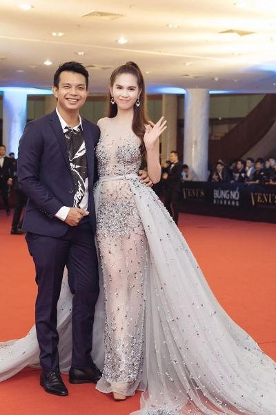 Ngọc Trinh và NTK Đỗ Long.