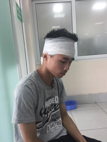 Anh Nguyễn Trung Kiên khi được tạm thời điều trị.