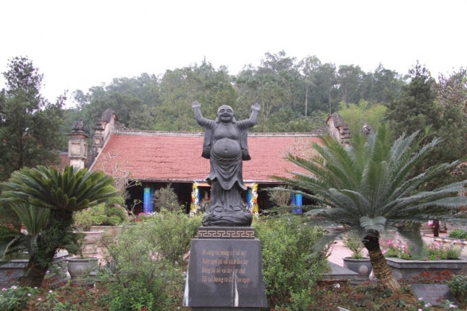 Chùa Hồng Phúc tọa lạc trên sườn núi Thiên Vân, phường Bắc Sơn, quận Kiến An, TP Hải Phòng.