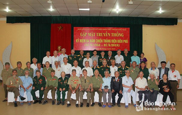 Với 68 thành viên còn lại của hội chiến sỹ Điện Biên Phủ thành phố Vinh, mỗi năm trôi qua, hội có thể vắng bóng đi nhiều thành viên. Song ai ai cũng tin tưởng rằng ý chí, tinh thần của những chiến sỹ Nghệ An tham gia chiến dịch Điện Biên Phủ ngày nào vẫn sẽ được lưu mãi mãi trong những trang lịch sử oai hùng của dân tộc. Ảnh: Chu Thanh