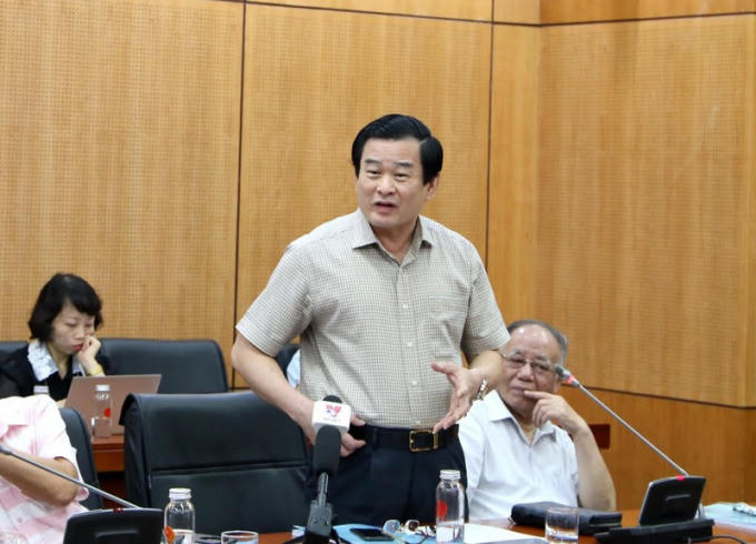 TS Nguyễn Đình Quyền phát biểu tại tọa đàm.
