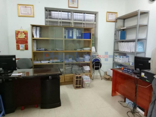 Văn phòng Uỷ ban mở cửa nhưng không có cán bộ nào làm việc.