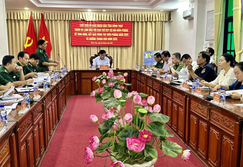 Quang cảnh buổi làm việc