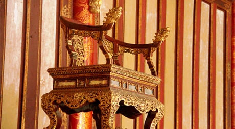 Ngai vua trong điện Thái Hòa - Ảnh tư liệu.