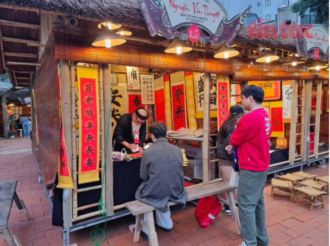 Mùng 1 Tết không khí lạnh tăng cường, Bắc Bộ rét, Hà Nội mưa nhỏ.