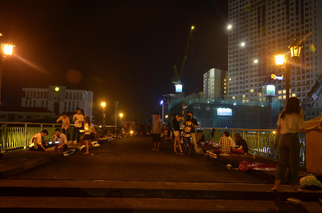 Ông Hải cũng từng xử lý hành vi buôn bán hàng rong trên cầu Mống nhưng nay lại tái diễn.