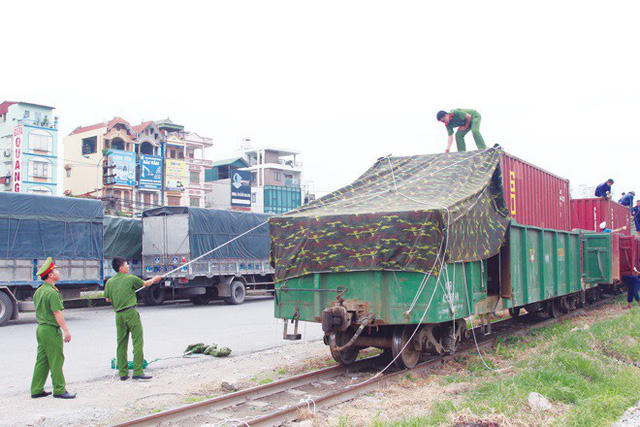 Vận chuyển hàng đặc biệt (Ảnh minh hoạ: BCA)