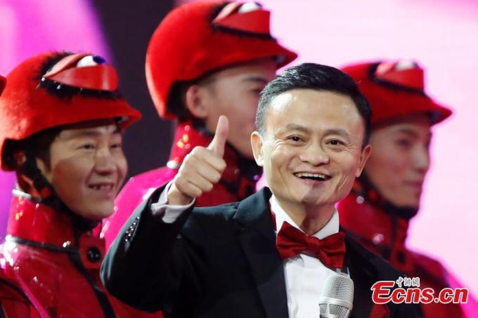 Jack Ma, chủ tịch của Alibaba - người đã sáng lập ra ngày lễ hội mua sắm trực tuyến "Singles Day" tại Trung Quốc vào năm 2009. Internet đã góp phần thay đổi hoàn toàn đời sống và thói quen mua sắm của người Trung Quốc.