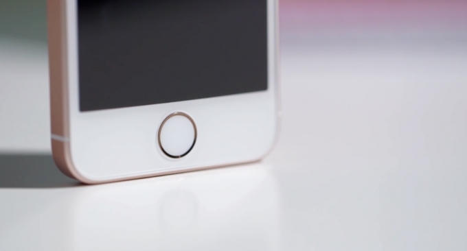 iPhone SE sử dụng cảm biến vân tay tương tự iPhone 6, thay vì thế hệ hai giống 6s.