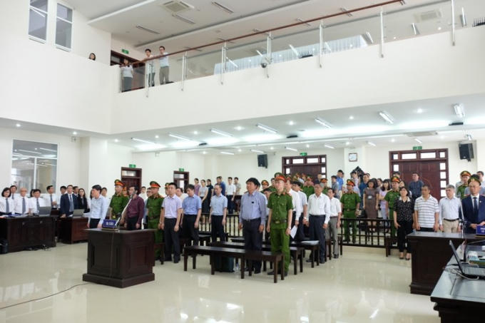 Các bị cáo trong phiên xét xử phúc thẩm.