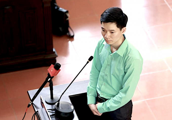 Bị cáo Hoàng Công Lương tại toà.