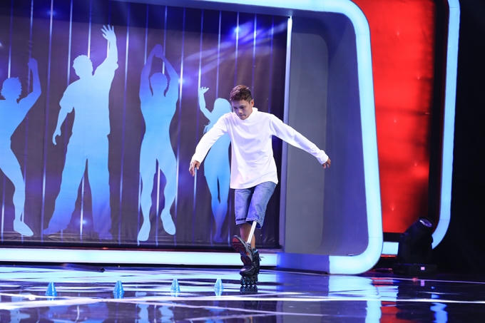 Người b&iacute; ẩn tập 11: Ngỡ ng&agrave;ng xem diễn vi&ecirc;n uốn dẻo đến chai cằm v&agrave;