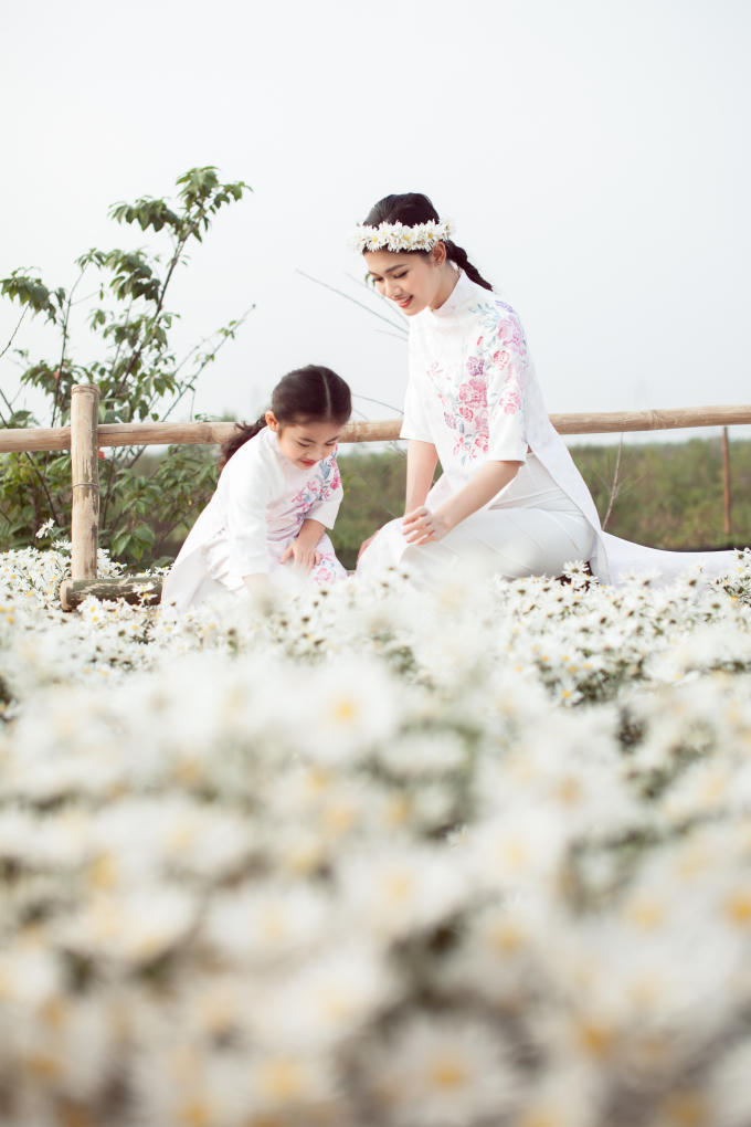 Ngọc H&acirc;n, Thanh Tú khoe sắc với c&uacute;c họa mi