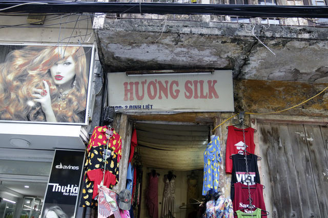 Tấm biển thích ứng với mặt tiền siêu nhỏ.
