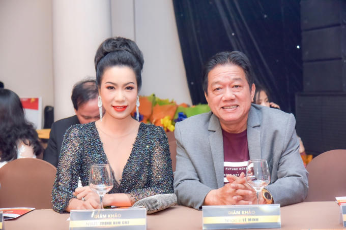 Á hậu Trịnh Kim Chi diện váy xẻ hút mắt đi chấm thi Quý ông lịch lãm