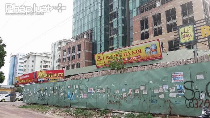 Quán ăn cũng xuất hiện bên trong khuôn viên dự án.