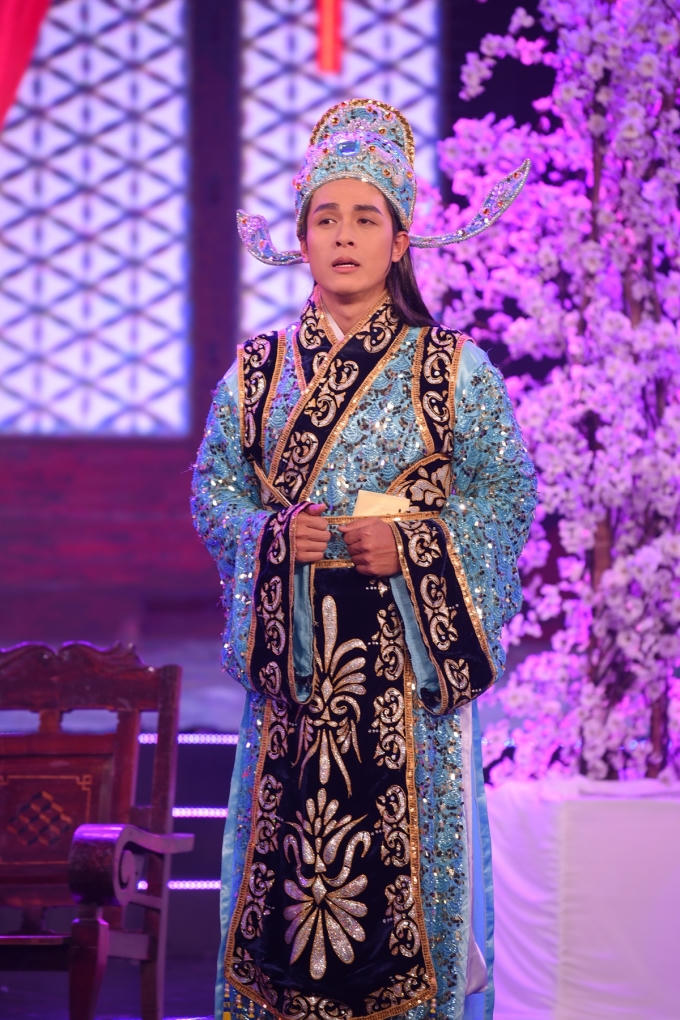 Thi đấu vật tay, Hồng Vân khiến 2 đấng nam nhi