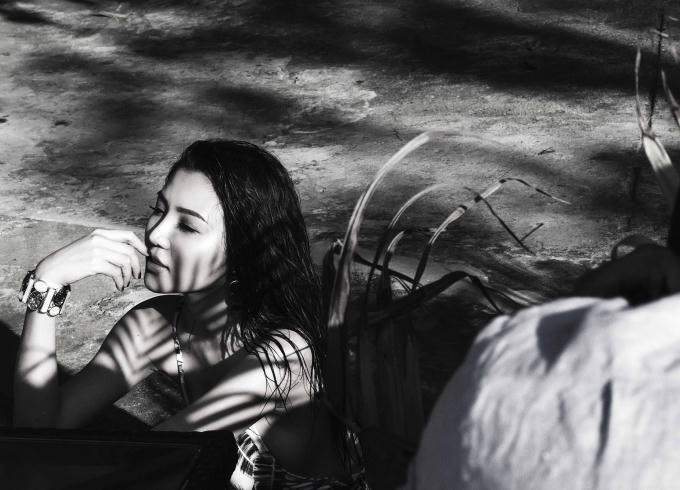 Nhờ chăm chỉ luyện tập hình thể mà vòng eo của Ngọc Duyên đã nhỏ hơn trước và thân hình ngày càng săn chắc.