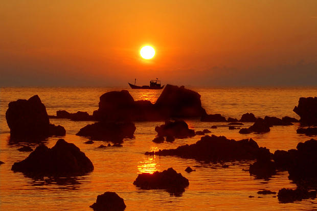 Đắm trong vẻ huy hoàng bình minh hay sự lặng lẽ hoàng hôn của một cõi sơn thủy hữu tình.