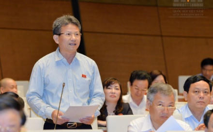 &Ocirc;ng Đỗ Văn Sinh, Ủy vi&ecirc;n Thường trực Ủy ban Kinh tế của QH. (Ảnh:&nbsp;Lao động)