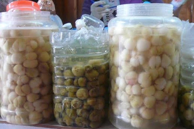 B&agrave; bầu kh&ocirc;ng n&ecirc;n ăn c&agrave; muối.