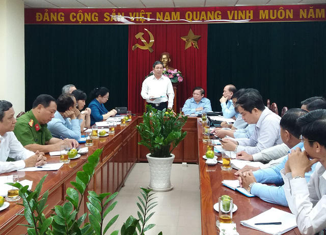 L&atilde;nh đạo tỉnh Đồng Nai b&aacute;o c&aacute;o c&ocirc;ng t&aacute;c chuẩn bị kỳ thi THPT quốc gia 2017 tại địa phương n&agrave;y.