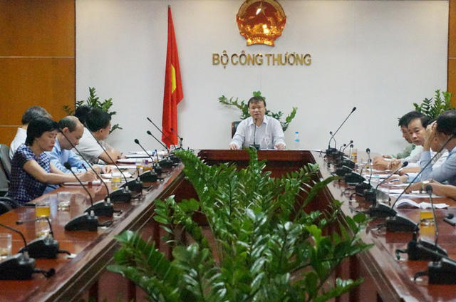 Lãnh đạo Bộ Công Thương đã có cuộc làm việc với doanh nghiệp về tình hình tiêu thụ xăng sinh học E5.