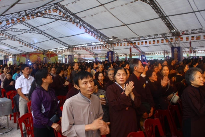 Quảng Ninh: H&agrave;ng vạn người tham gia Đại lễ cầu si&ecirc;u c&aacute;c nạn nh&acirc;n tử vong v&igrave; tai nạn giao th&ocirc;ng