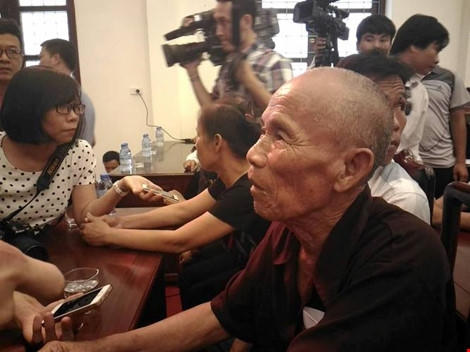 Ông Trần Văn Thêm (80 tuổi, ngụ tại Bắc Ninh), người đã mang thân phận tử tù hơn suốt 40 năm qua được Tòa xin lỗi công khai.