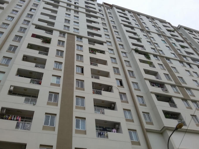 Cả hai nạn nhân được xác định là đã rơi từ tầng 14 xuống đất.