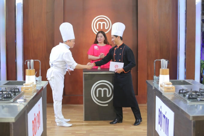 Hai đội trưởng của phần thi tiếp sức.