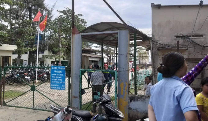 Cơ quan chức năng phong tỏa xưởng đóng tàu
