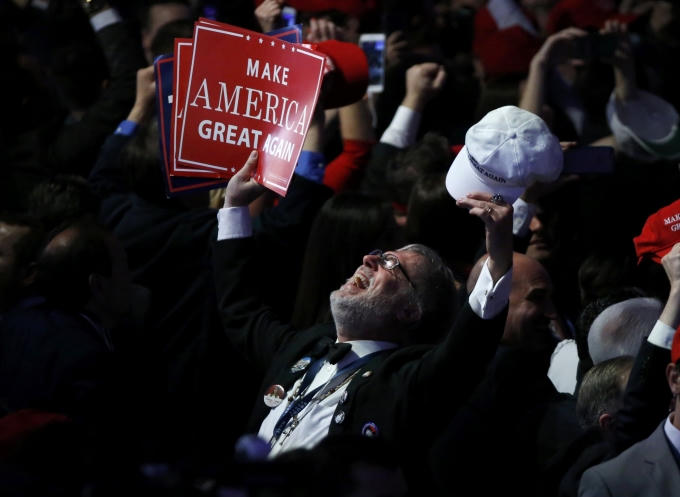 Người ủng hộ ông Trump trên khắp nước Mỹ ăn mừng chiến thắng - Ảnh: Reuters