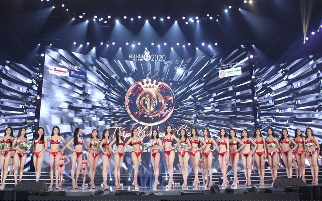 Thí sinh hoa hậu Việt Nam trong trang phục bikini