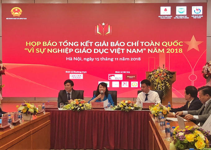 Các thành viên ban giám khảo đã thống nhất tiêu chí chấm giải sát với  những đặc thù của sự nghiệp trồng người.