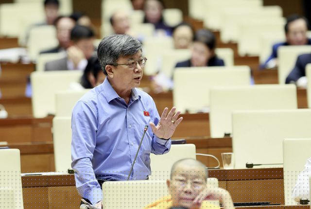 Đại biểu Trương Trong Nghĩa trong một tranh luận tại nghị trường Quốc hội (ảnh: Việt Hưng)