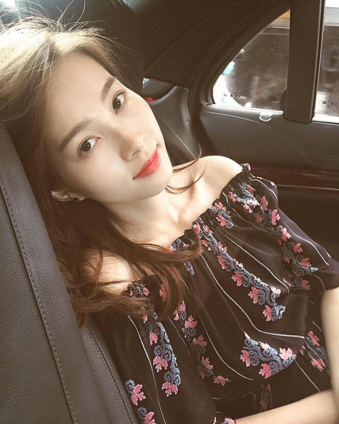 Những bức ảnh thường ngày của cô cũng nhận được vô số lời khen ngợi từ cư dân mạng bởi sự đáng yêu của cô.