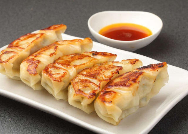 Gyoza, sủi cảo Nhật Bản.